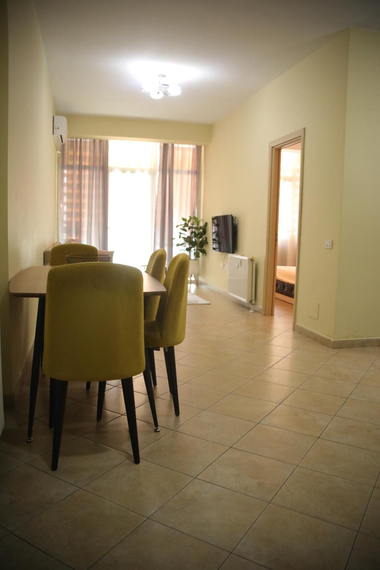 Pleasant Apartment With Free Dedicated Parking In Komuna E Parisit Tirana Bagian luar foto