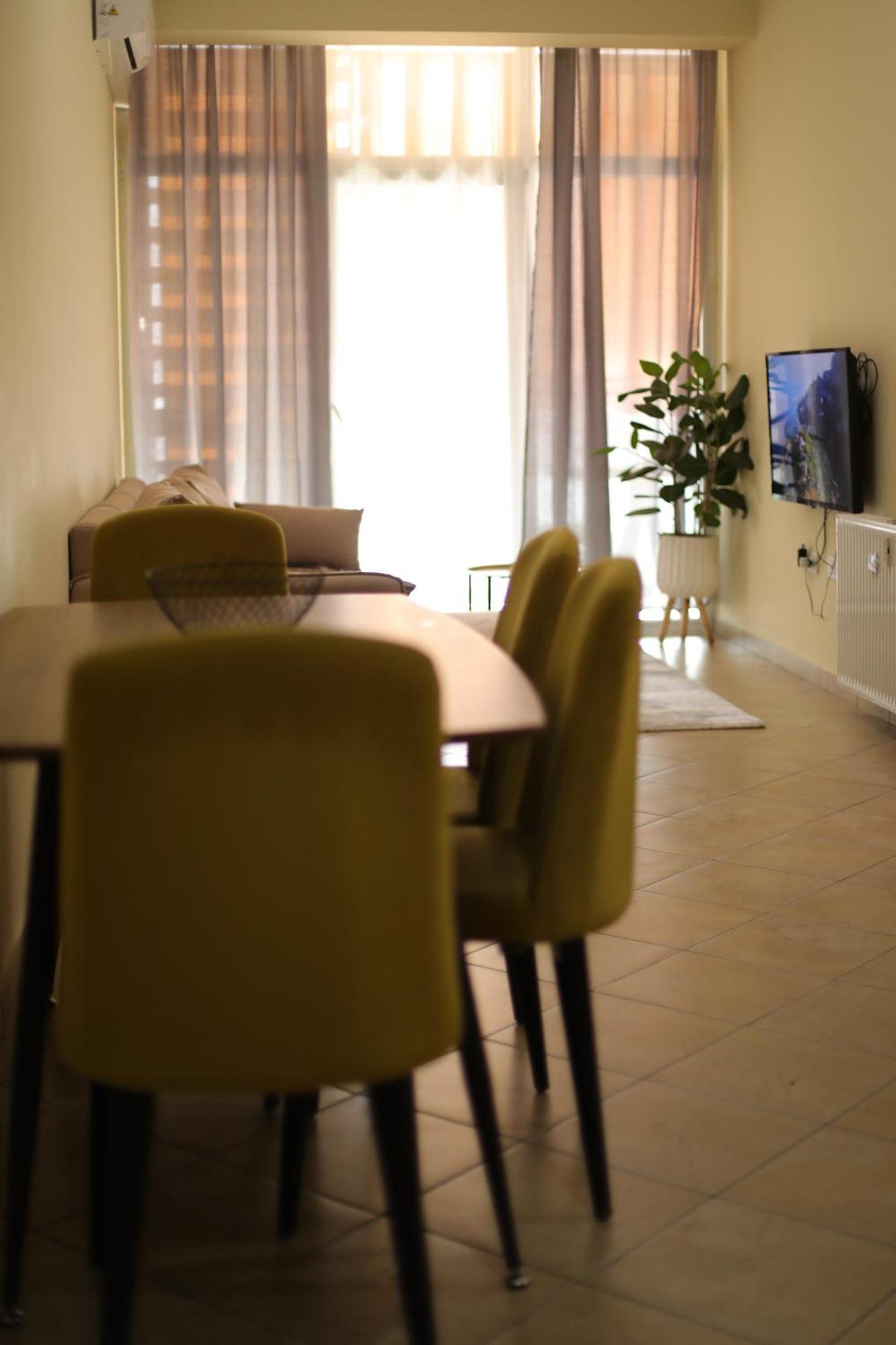 Pleasant Apartment With Free Dedicated Parking In Komuna E Parisit Tirana Bagian luar foto